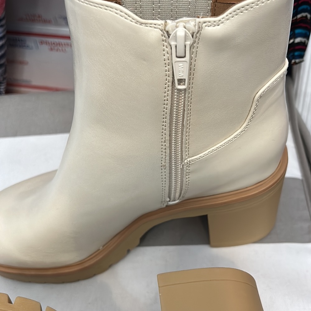 Universal Thread, Booties, Size 8, New Without Ta… - image 4